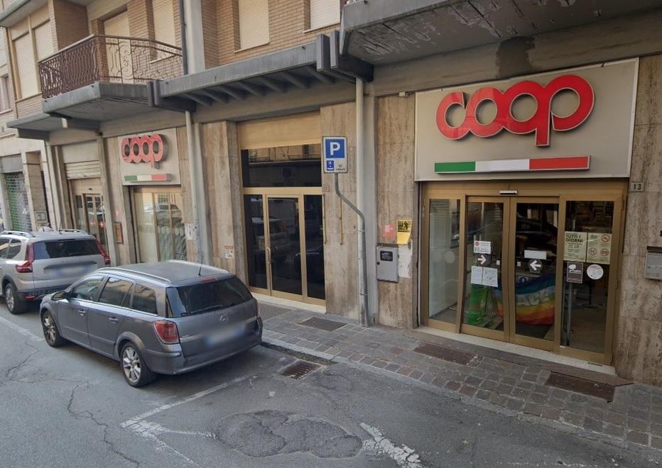 Sassuolo&nbsp; Tira un colpo di karate al vigilante ma viene assolto per la rapina 