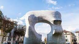 Prato, il “buco” di Moore sarà restaurato grazie a una donazione al Comune da 27.800 euro
