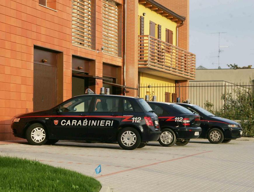 Il furto si trasforma in rapina: arrestati 