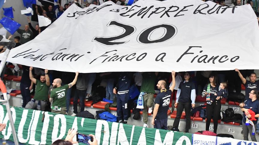 Il Commando Dinamo fa festa: «Dopo 20 anni siam sempre qua»