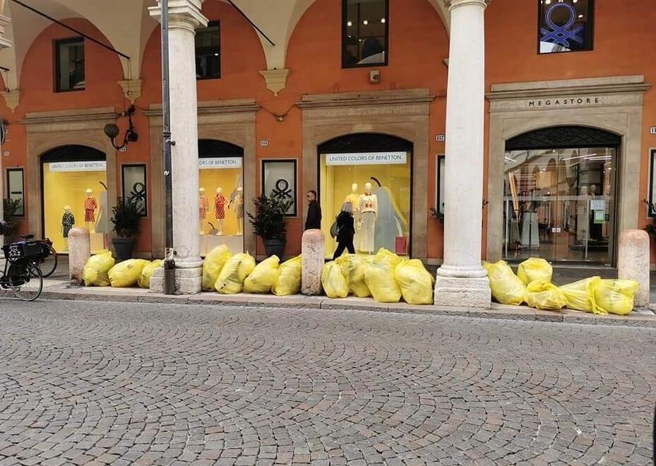 Modena In centro storico e in via Ruffini la “rivolta” della differenziata 