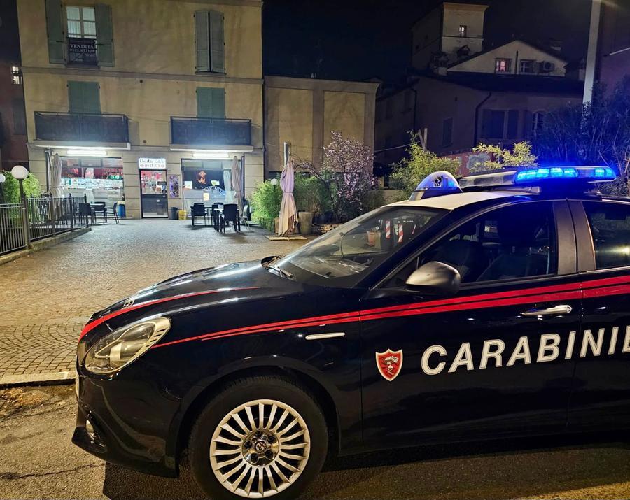 Pestati e minacciati dal branco (anche via Instagram): un 28enne arrestato e quattro denunciati