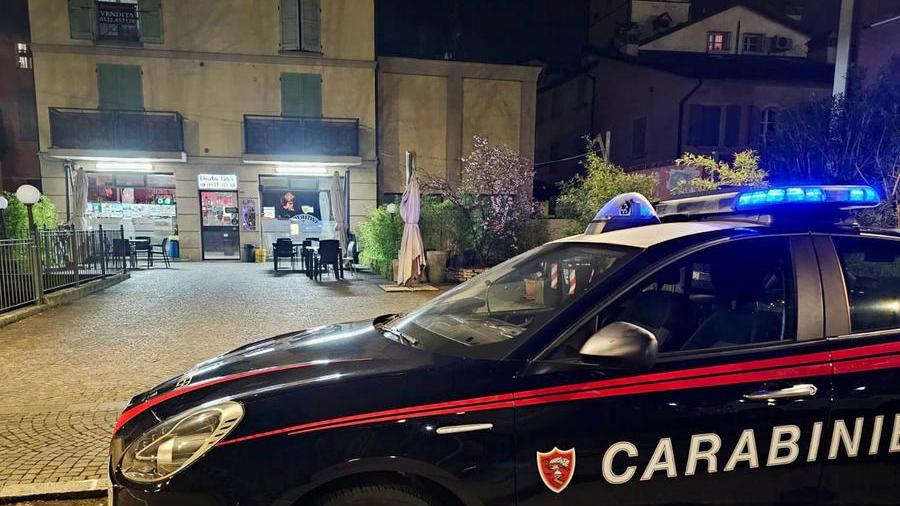 Pestati e minacciati dal branco (anche via Instagram): un 28enne arrestato e quattro denunciati