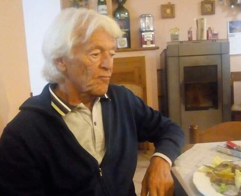 Addio a Giampi Casini, nella sua osteria “Basta Pasta” anche Zucchero e Califano