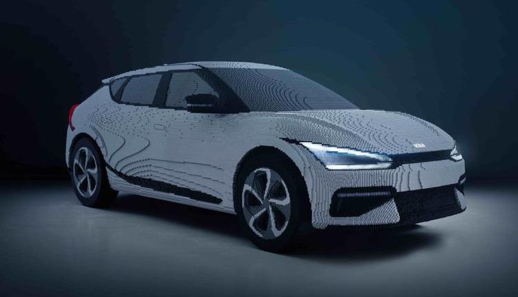 La Kia EV6 con 350mila mattoncini costruita dal reggiano Zangelmi