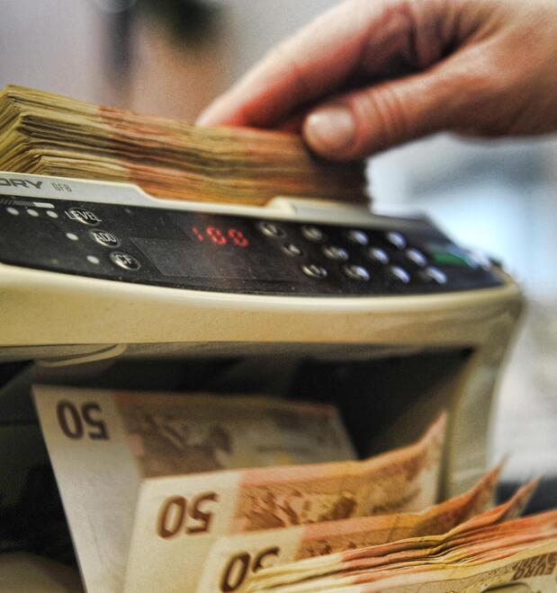 Ferrara, sms civetta: truffa da 24mila euro. «La banca poi ha dovuto risarcire»