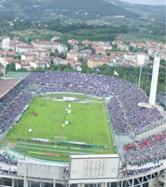 
	Una veduta aerea dello stadio Franchi di Firenze

