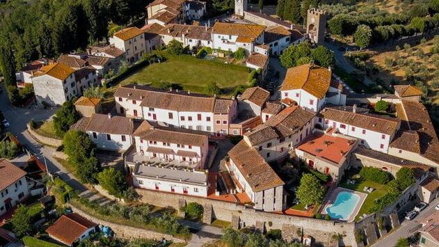 Una veduta dall’alto del borgo di Artimino