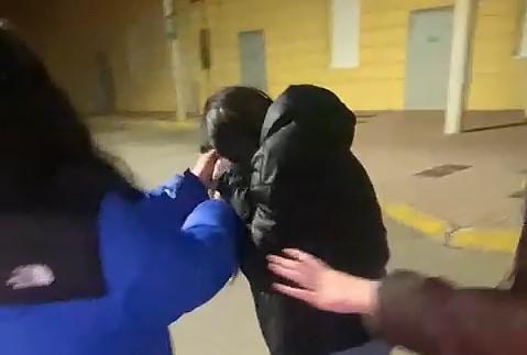 Picchiata per “gioco” a  Porto Garibaldi. Il Comune: «Siamo sotto choc»