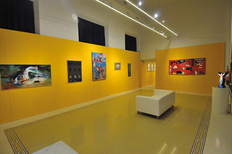 Una delle sale e l’esterno del MoCa, il Museo di arte contemporanea di Montecatini Terme