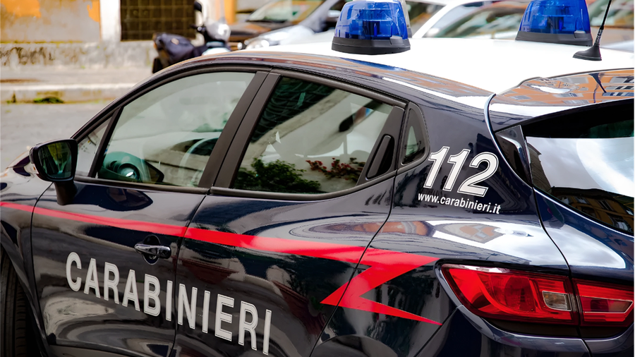 Usavano chiavi contraffatte per prendere i soldi dalle casse dei distributori di benzina