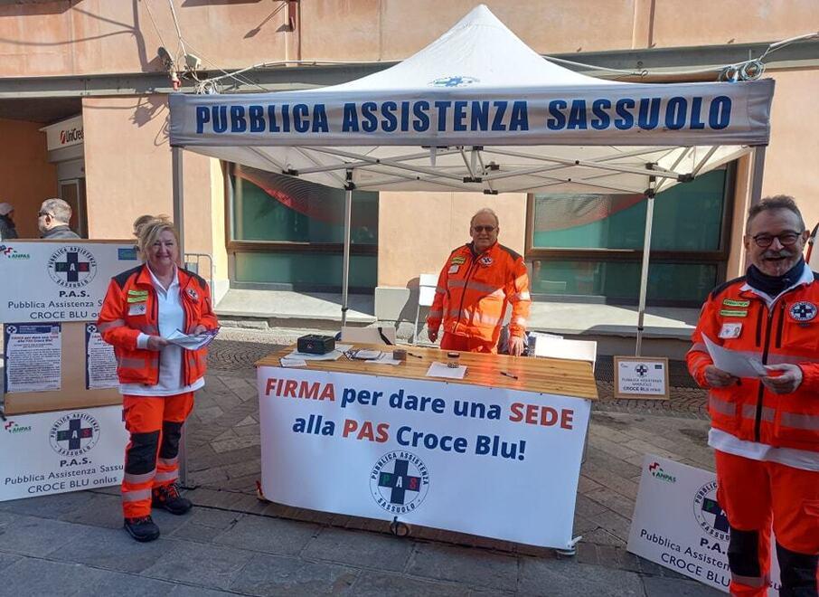 Sassuolo. Raccolta firme della Croce Blu «Aiutateci a trovare una sede» 