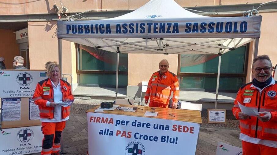 Sassuolo. Raccolta firme della Croce Blu «Aiutateci a trovare una sede»