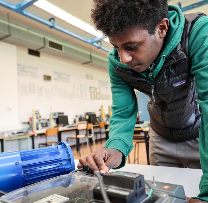 I segreti di System «A scuola il mondo reale» 