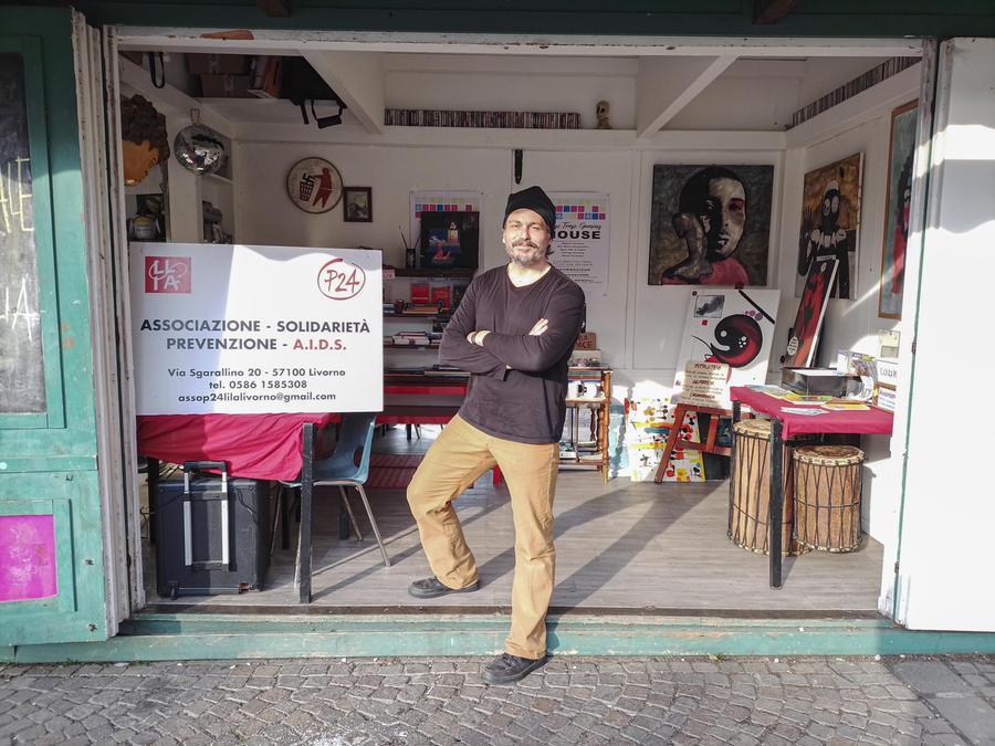 
	Filippo Del Bubba, segretario di Mezclar e operatore di P24 Lila: si &egrave; occupato del censimento dei fondi vuoti nel quartiere (foto Daniele Stefanini/ Silvi)

