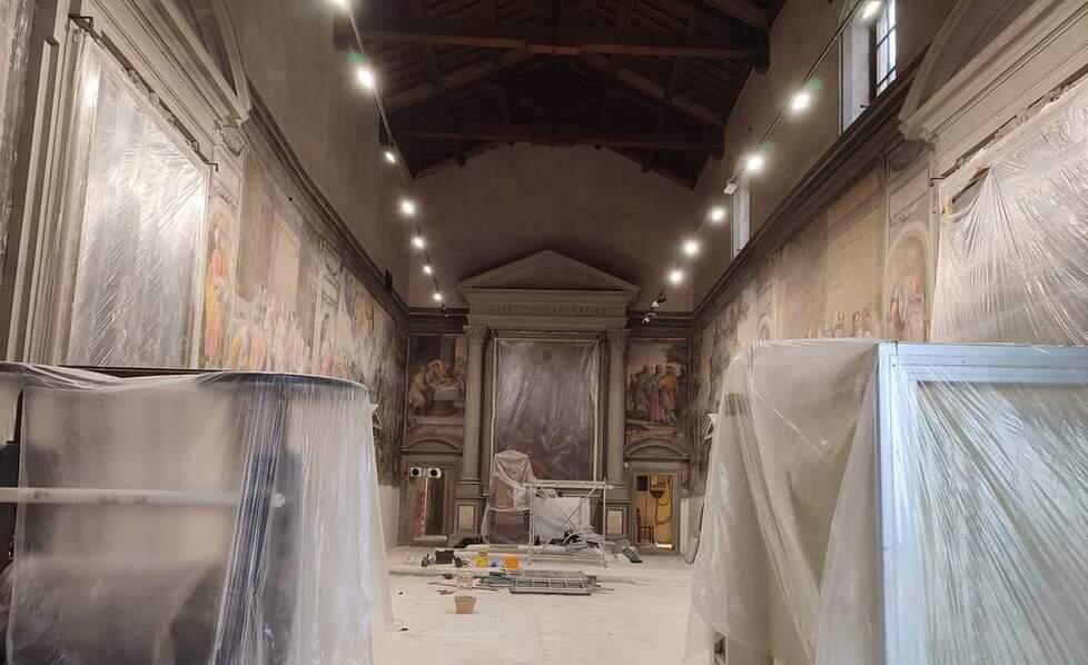 La chiesa durante il restauro