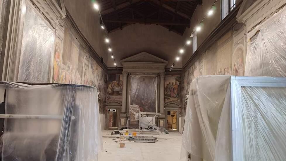 La chiesa durante il restauro