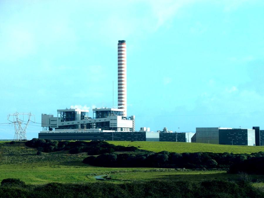 La centrale elettrica di Fiume Santo
