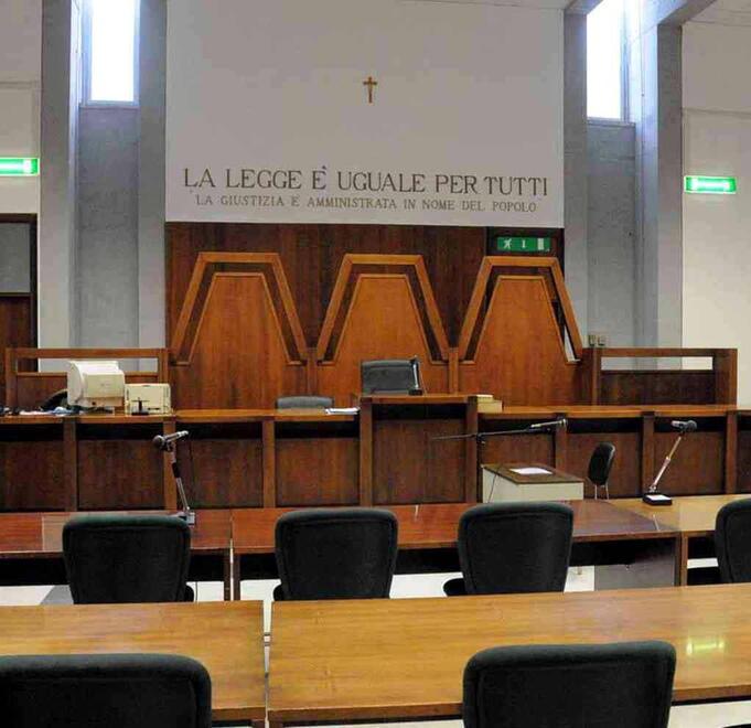 Un’aula del tribunale di Massa