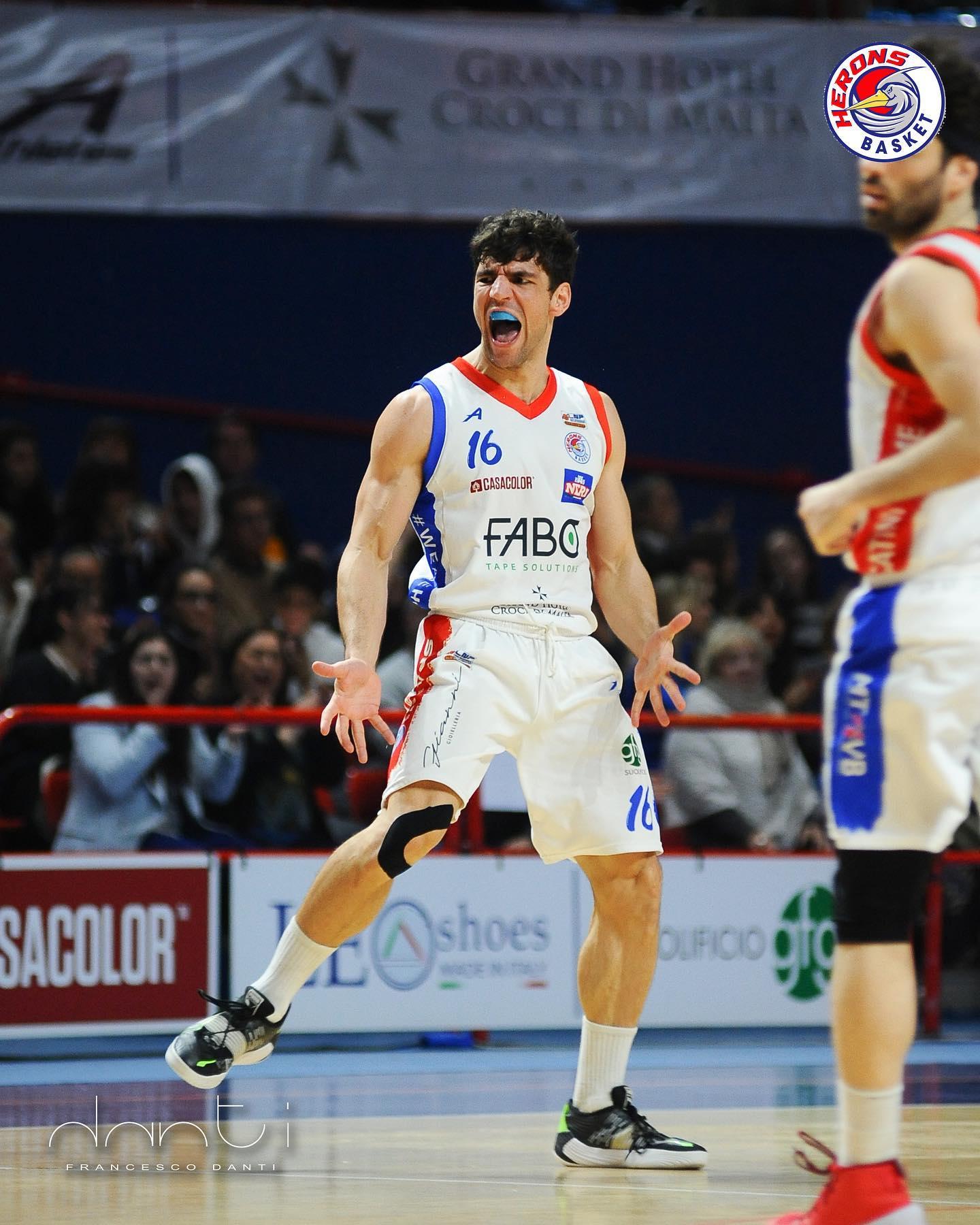 L’ala pivot della Fabo Antonio Lorenzetti (foto Danti)