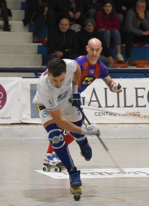 Davide Banini e Pedro Gil nella sfida tra Galileo e Forte  dei Marmi (Foto Giorgio)