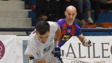 Davide Banini e Pedro Gil nella sfida tra Galileo e Forte dei Marmi (Foto Giorgio)