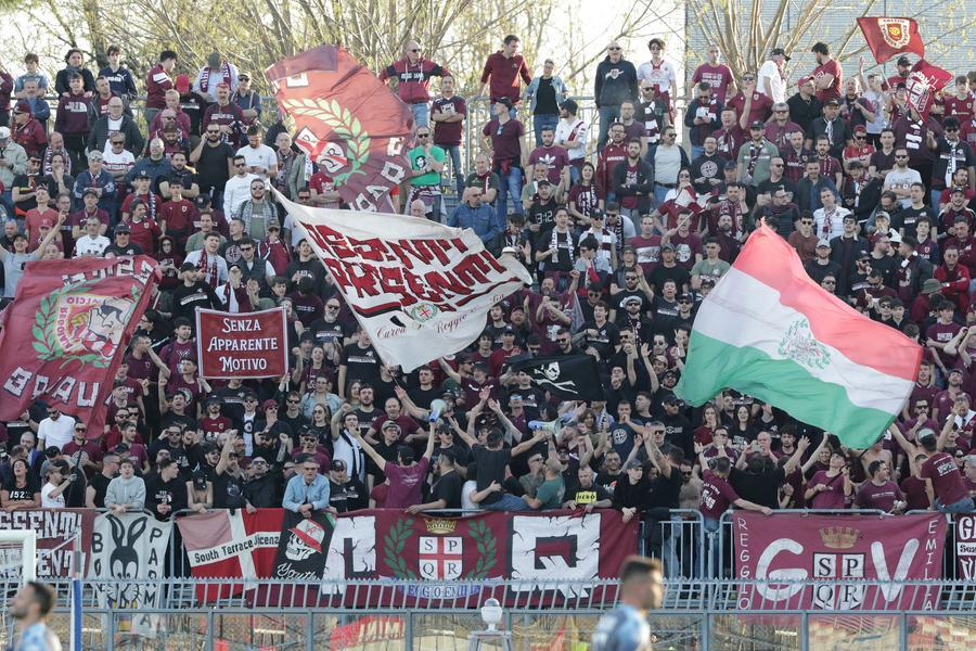 La Reggiana sbanda ma reagisce nel finale: a Rimini finisce 2-2