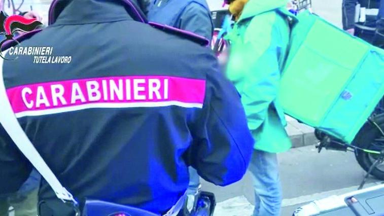 Rider, arriva il giro di vite, c’è chi paga il “pizzo” per lavorare