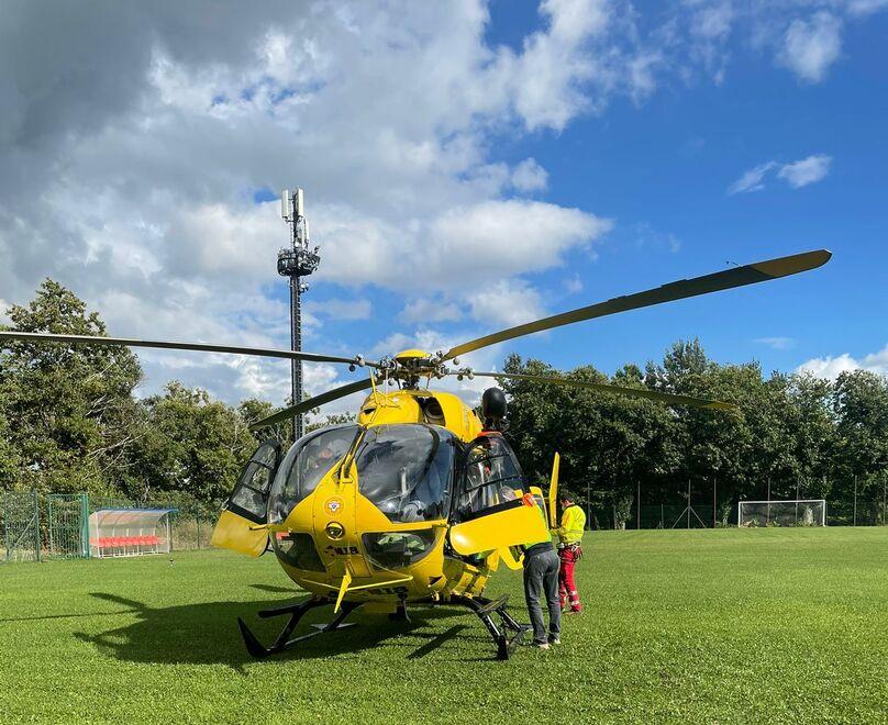 Scontro di gioco in campo, sviene un calciatore 18enne 
