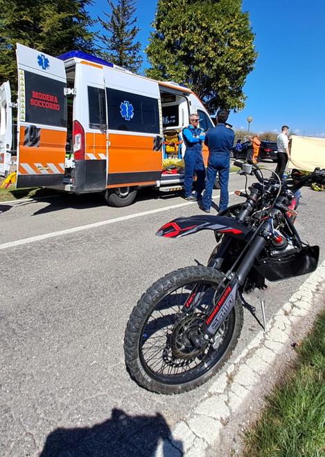 Schianto a Finale, 17enne gravissimo