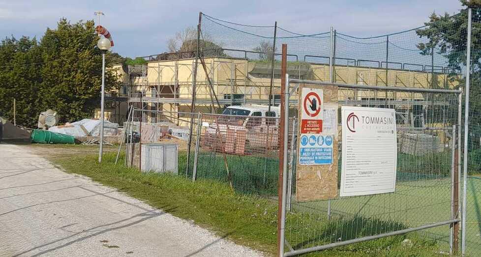 Casciana, riapre dopo sette anni la piscina Sprint per i lavori: è caccia al gestore