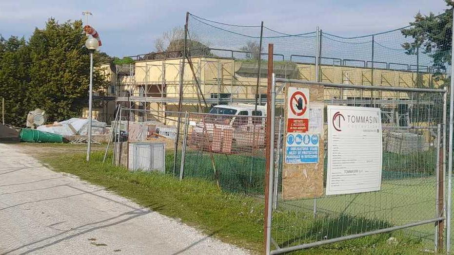 Casciana, riapre dopo sette anni la piscina Sprint per i lavori: è caccia al gestore