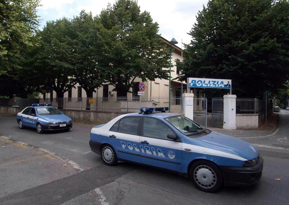 La sede della polizia di Forte dei Marrmi