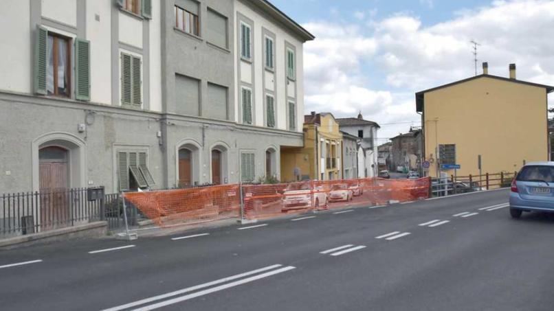 «Lavori fermi, aprite la strada»: la protesta di via Pontorme