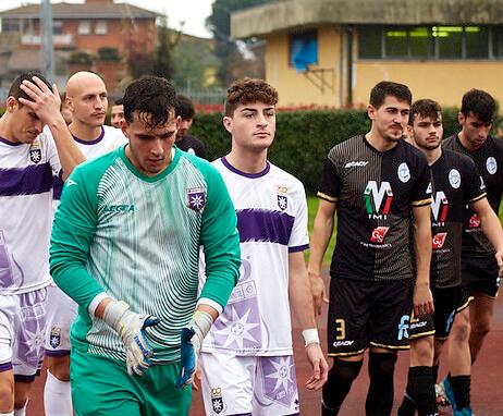 Un precedente derby disputato tra i biancocelesti del Montecatini (Foto Lenzi)