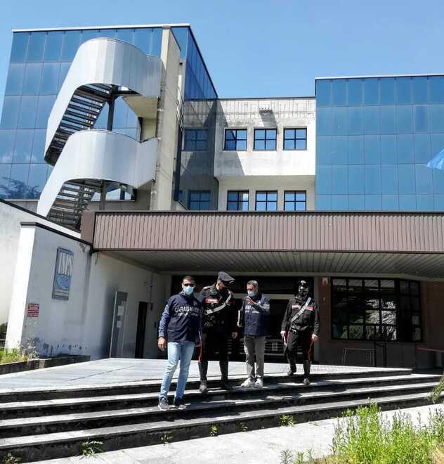 Parrucchiera nei guai: 2 lavoratori su 5 risultano in nero