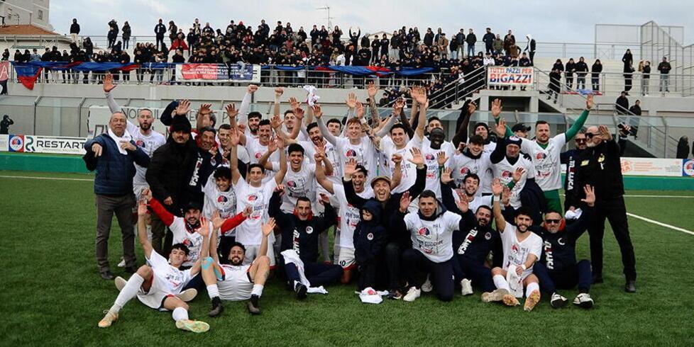 La prima squadra dello Sporting Cecina (foto Falorni Silvi)