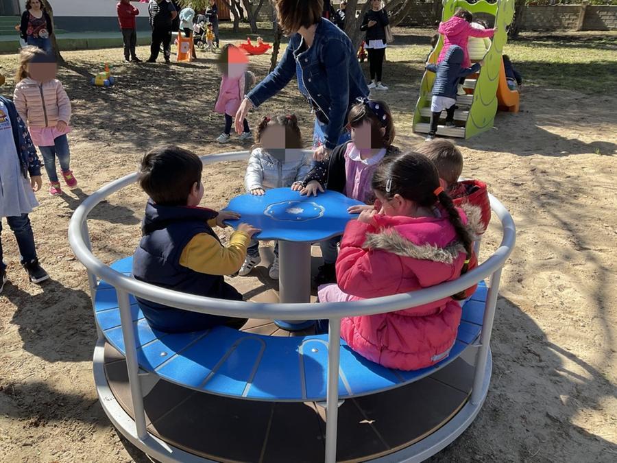 
	I bambini si divertono coi nuovi giochi&nbsp;

