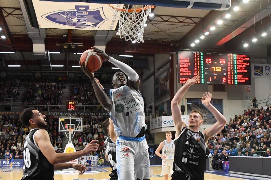 La Dinamo non si ferma più: Tortona battuta 84-72