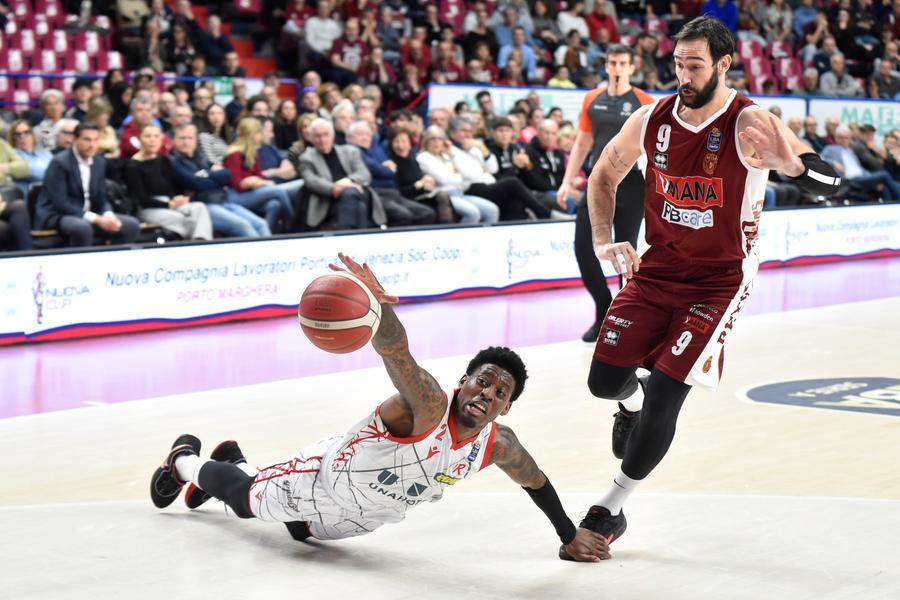 La Unahotels sprofonda in laguna: la Reyer non lascia scampo ai reggiani