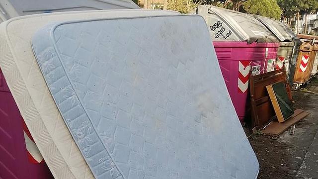 Lidi, grandi “pulizie” di Pasqua in casa e rifiuti abbandonati in strada