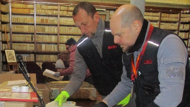 Pistoia, decine di antichissimi volumi restaurati e consultabili in rete
