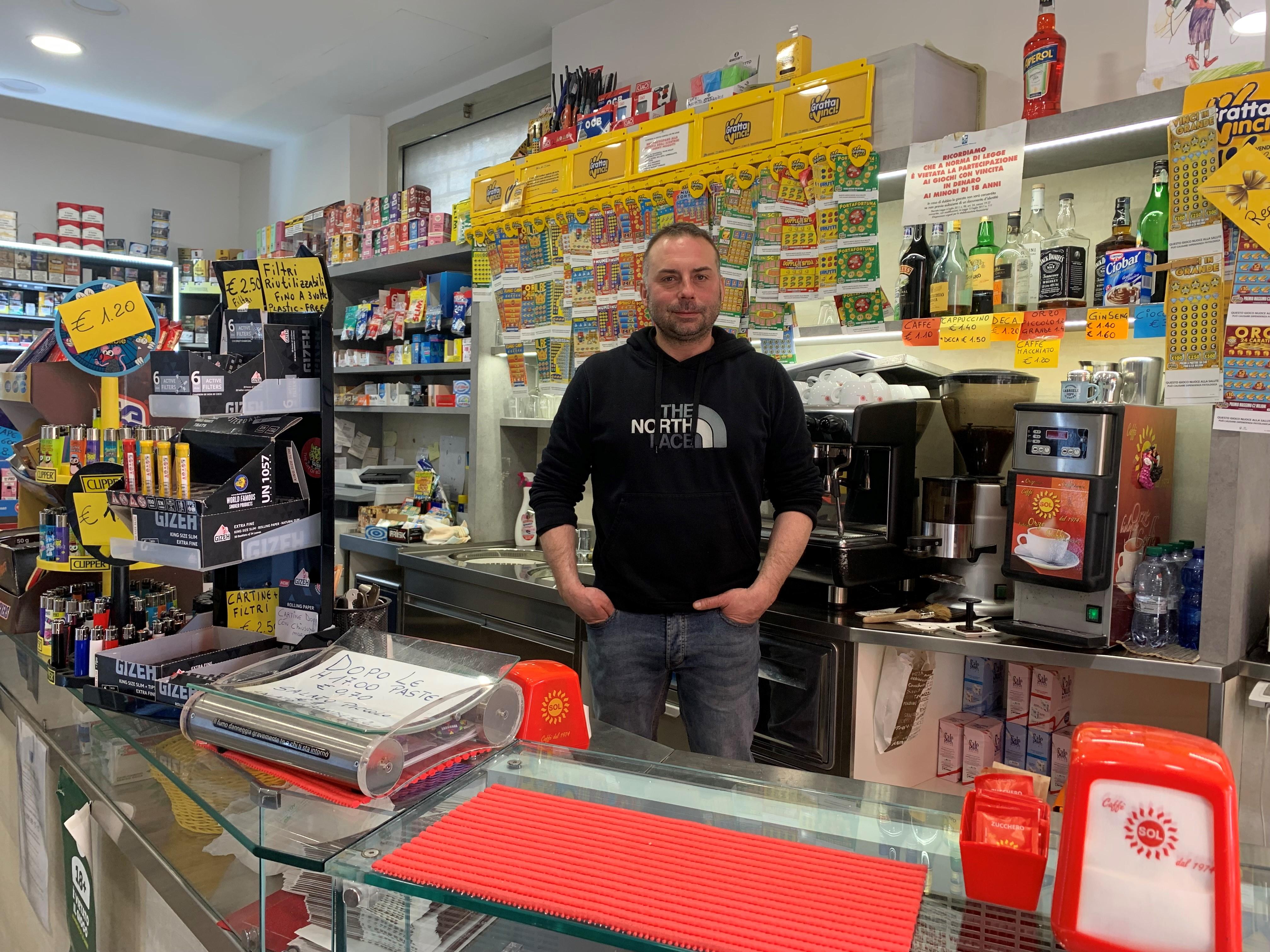 Tabaccai maremmani sotto attacco da parte degli anarchici. «Valutiamo denunce contro ignoti»