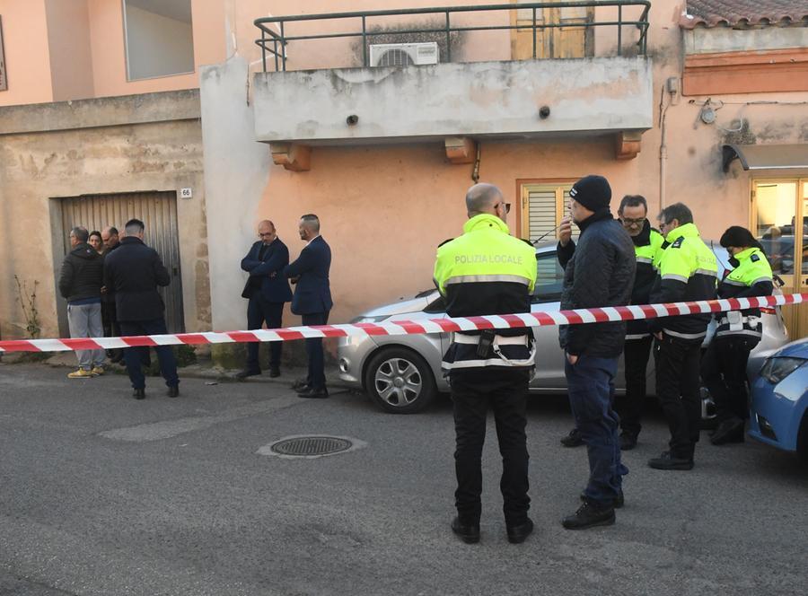 Lacrime e monosillabi: la mamma che ha ucciso la figlia a Silì si avvale della facoltà di non rispondere