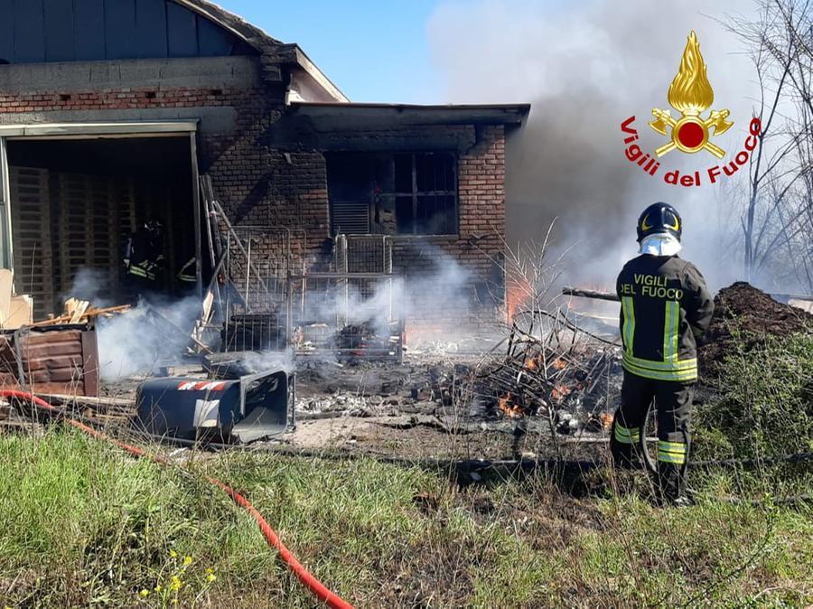 
	I vigili del fuoco impegnati&nbsp;

