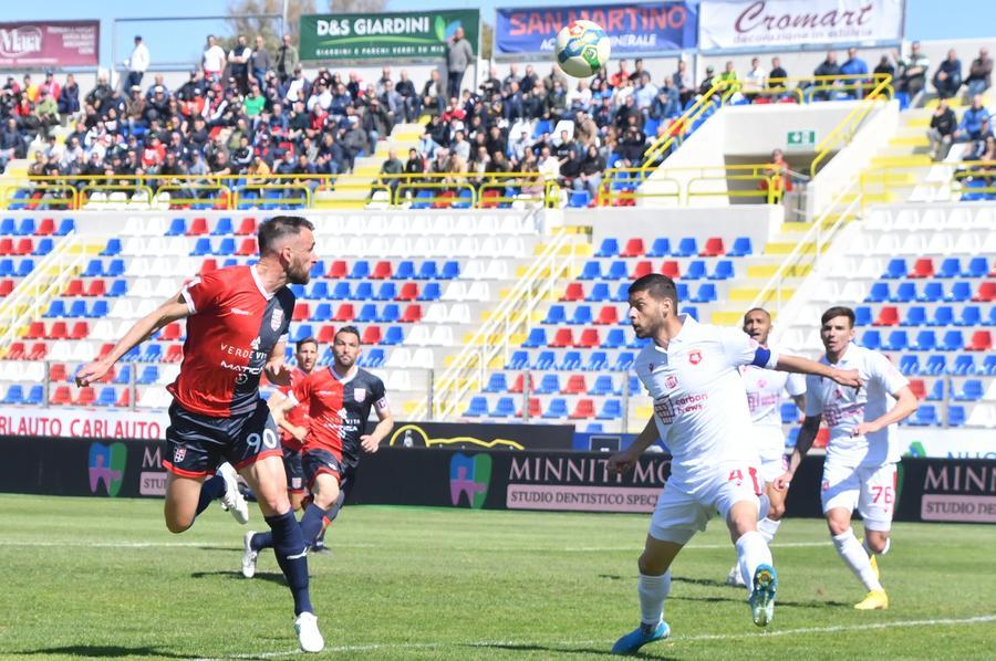 Torres, Scappini infortunato: per 10 giorni deve tenere una maschera protettiva sul volto