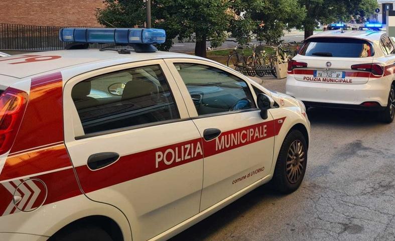 Guida senza patente uno scooter rubato: nei guai un livornese di 33 anni