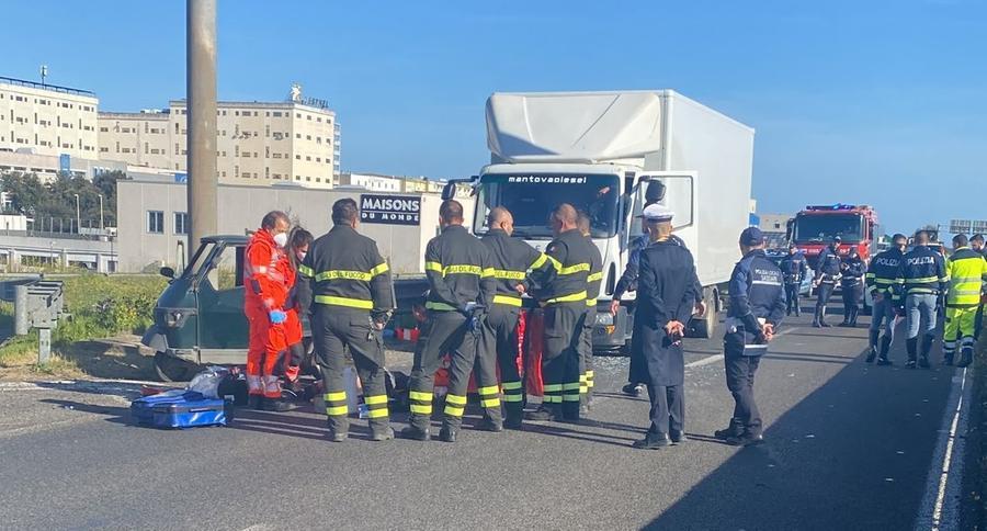 
	L'incidente sulla 131 alle porte di Sassari (foto Chessa)

