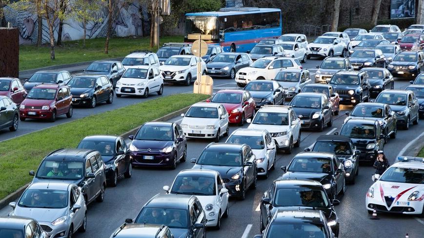 Un protocollo tra Regione e Comune per posticipare lo stop agli Euro 5 dentro la città