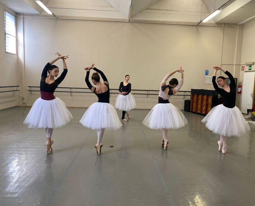 Gli studenti del Canossa raccontano la danza tra amore e follia